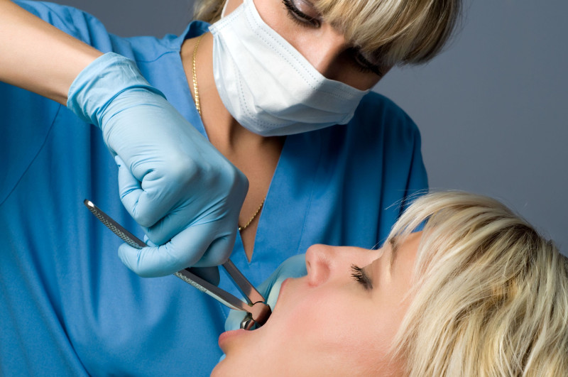 The Benefits of Seeking Prompt Emergency Dental Care in Chicago
